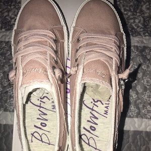 Blowfish brand new sneakers size 7 women’s
